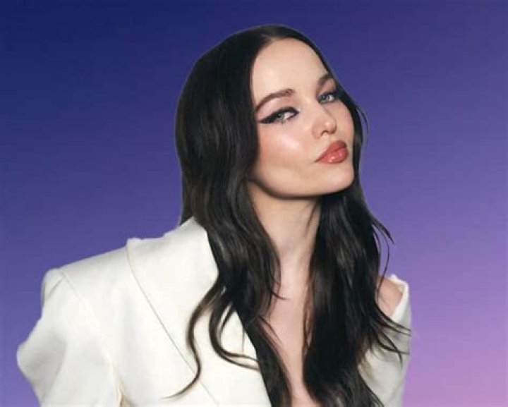 Dove Cameron Net Worth, Age, Height, Bio, Birthday, Wiki!