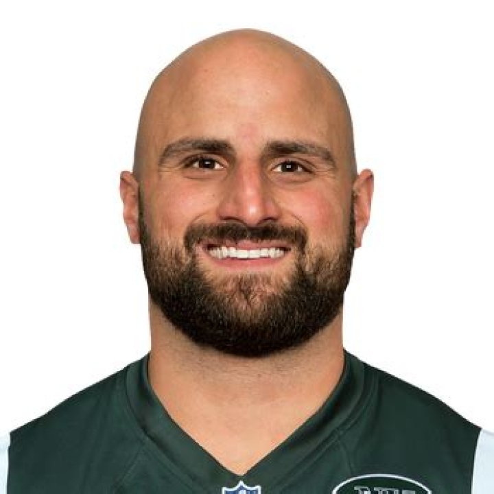 Gino Gradkowski Net Worth, Age, Height, Bio, Birthday, Wiki!