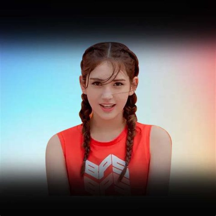 Somi Net Worth, Age, Height, Bio, Birthday, Wiki!